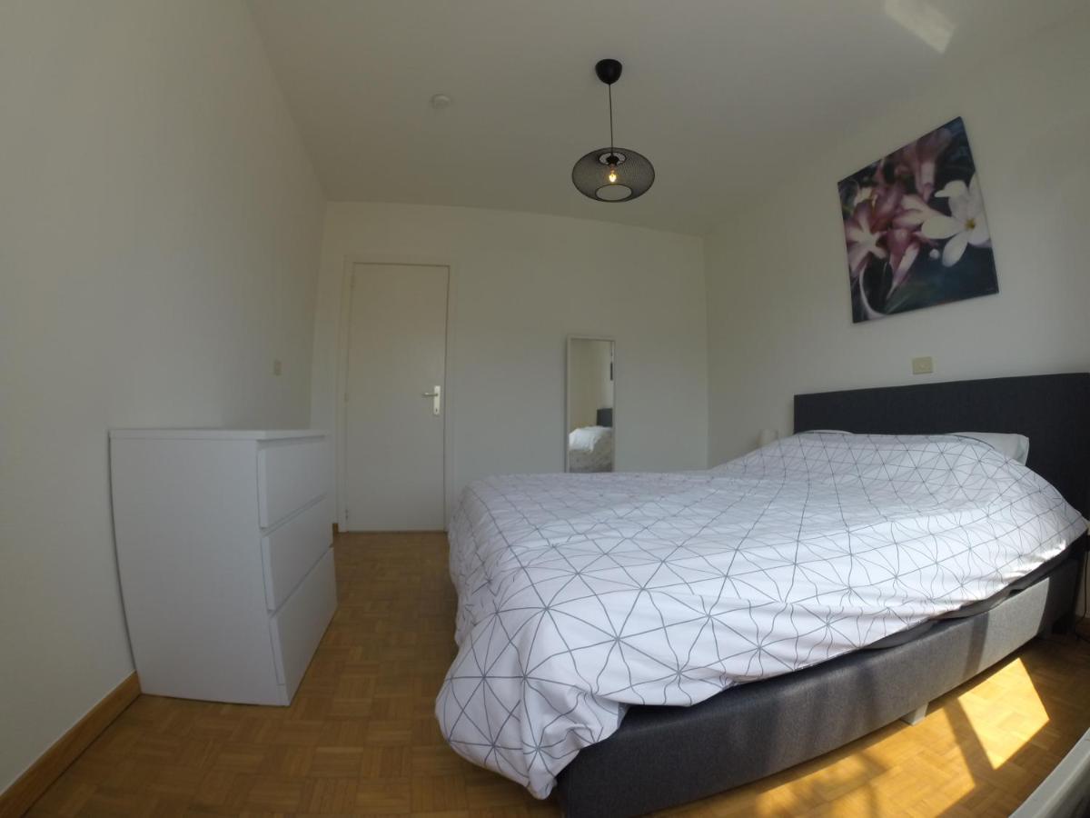 Rustig Appartement Met Zeezicht Dicht Bij Het Centrum Остенде Экстерьер фото